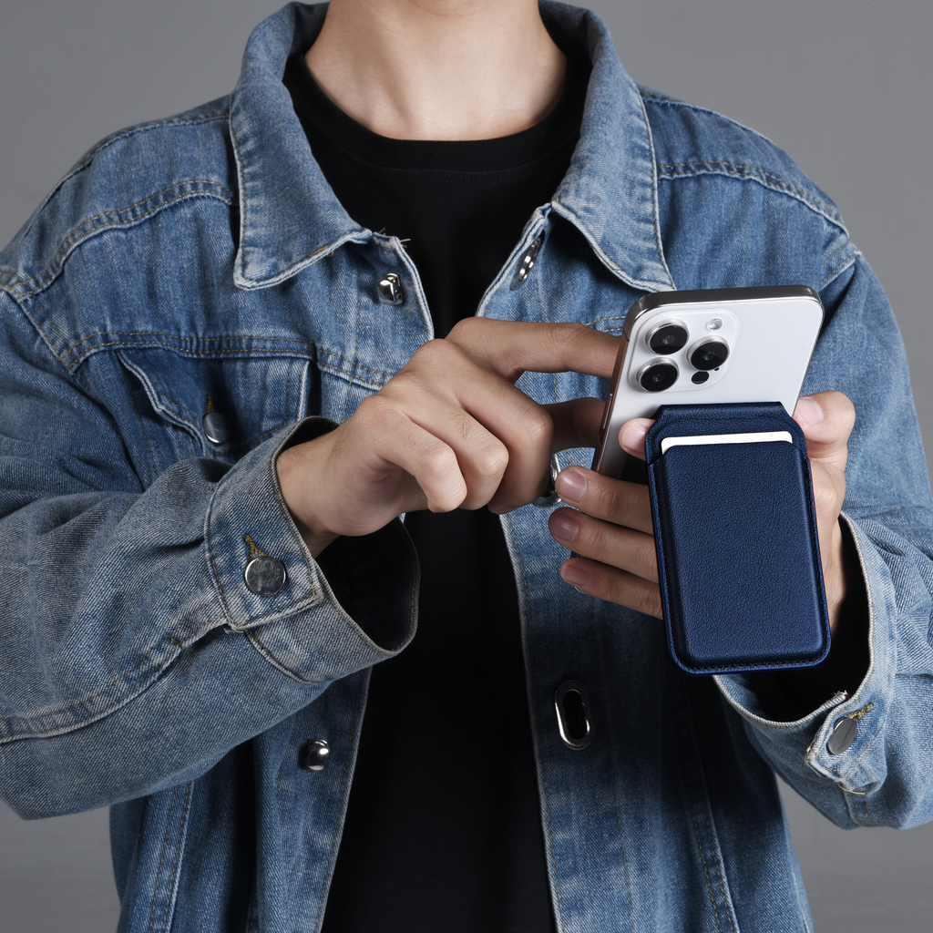 Magnetic Wallet Stand